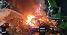 Stire din Eveniment : UPDATE Incendiu violent în Portul Constanța. Au ars 800 de tone deșeuri de fier vechi