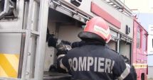 Stire din Eveniment : Panică la Eforie Nord! Acoperișul unui magazin a fost cuprins de flăcări