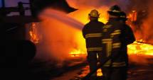 Stire din Actualitate : Incendiu puternic la Paris. Cel puțin opt morți