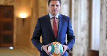 Stire din Sport : Gheorghe Popescu: „Este frustrant să vezi Curacao și Haiti la Mondial, iar noi să stăm acasă”