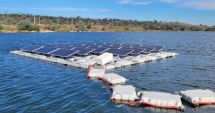 Stire din Actualitate : Sistem fotovoltaic plutitor montat în dana 99 din Portul Constanţa: "Va produce 15.000 de kW anual"
