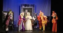 Stire din Cultură-Educație : Povestea pisicii bogate, la Teatrul de copii