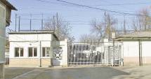 Stire din Eveniment : Gardienii din penitenciare nu mai trebuie să lase telefoanele mobile acasă!