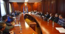 Stire din Politică-Administrație : Prefectul Ioan Albu, la raport.  A prezentat bilanțul Comitetului Județean pentru Situații de Urgență
