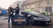 Stire din Social : Un român care lucrează pe şantier a dat 2 lei pe un bilet la loto şi a câştigat o mașină de 200.000 de euro. De ce a refuzat premiul