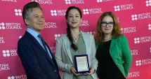 Stire din Cultură-Educație : Liceul Teoretic „George Călinescu” a primit al cincilea trofeu din partea British Council România