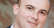 Stire din Cultură-Educație : Un preot-profesor are nevoie de ajutorul semenilor pentru a trăi