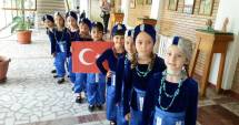 Stire din Cultură-Educație : Preșcolarii constănțeni au "încins" scena Palatului Copiilor