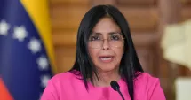 Stire din Actualitate : Președinta interimară a Venezuelei se angajează să organizeze alegeri libere