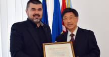 Stire din Politică-Administrație : Președintele UDTTMR,  Gelil Eserghep,  felicitat de consulul Chinei