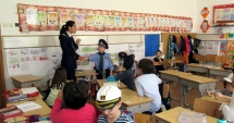 Stire din Eveniment : Polițiștii, acțiuni de prevenire în școlile constănțene