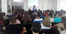 Stire din Eveniment : Prevenție a violenței domestice și traficului de persoane în rândul elevilor
