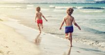 Stire din Social : Prima dată la mare. Excursie emoționantă pentru copiii din familii sărace