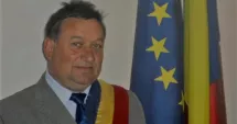 Stire din Actualitate : Gest incredibil! Un primar și-a vândut firma și a cumpărat fiecărui angajat câte o mașină