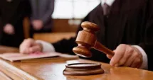 Stire din Eveniment : Fost șef de poliție condamnat la închisoare după ce a protejat afaceri ilegale cu lemn