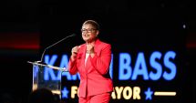 Stire din Actualitate : Karen Bass, prima femeie primar al oraşului Los Angeles