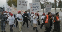 Stire din Economie : Privatizări cu frâna trasă