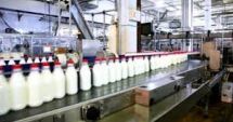 Stire din Economie : Producția de lapte s-a diminuat în favoarea importului