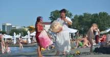 Stire din Sănătate : Porumb fiert  și gogoși vândute pe plajă,  boală la pachet!