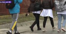 Stire din Social : Ce riscă profesoara care a trimis din greșeală elevilor poze nud