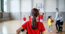 Stire din Eveniment : O profesoară s-a îndrăgostit de o elevă, iar soţul ei a vrut să se răzbune. Iată cum s-a încheiat telenovela