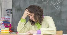 Stire din Cultură-Educație : Vechimea la catedră nu garantează reușita! Note sub 4 la învățători cu peste 10 ani de experiență