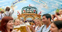Stire din Social : Mese rezervate cu 5.000 de euro la Oktoberfest, disponibile pe anumite site-uri germane