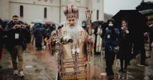 IPS Teodosie săvârşeşte Sfânta Liturghie la mănăstirea „Peștera Sfântului Apostol Andrei”