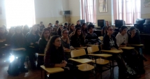Stire din Cultură-Educație : Proiect județean de voluntariat, inițiat de elevi