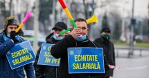 Stire din Eveniment : Sindicaliștii din poliție și penitenciare se alătură militarilor rezerviști care protestează marți în Piața Victoriei