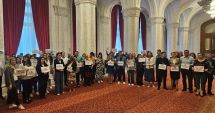 Stire din Social : Angajații Camerei Deputaților protestează luni, împotriva concedierilor anunțate