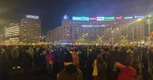 Stire din Actualitate : Protest la Constanța: ”Lia Savonea, dă-ți urgent demisia!”. La București: „Nicuşoare, nu mai sta, apără Justiţia”