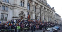 Stire din Eveniment : Susținătorii lui Călin Georgescu, protest spontan la Curtea de Apel București: „Poporul decide, nu corupții”
