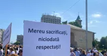 Stire din Social : Profesorii ies în stradă și avertizează cu boicotarea Bacalaureatului. Protest de amploare la București