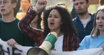 Stire din Cultură-Educație : Revoltă în rândul studenților. Anunță protest din cauza tăierilor din educație