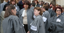 Stire din Eveniment : Proteste ale grefierilor în toată țara. S-a întrerupt temporar activitatea