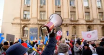 Stire din Social : Val de proteste în sectorul public după publicarea noii legi a salarizării