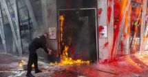 Stire din Actualitate : Proteste violente în Bulgaria. Susținătorii unui partid pro-rus au incendiat reprezentanța CE la Sofia