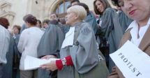 Stire din Eveniment : Un nou protest în justiție. Grefierii reclamă lipsa unui statut al profesiei, inechități salariale, deficit de personal