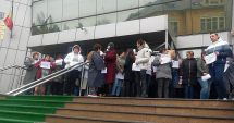 Stire din Eveniment : Grefierii amenință cu blocarea Justiției din ianuarie 2020. Angajații de la ANAF, solidari!