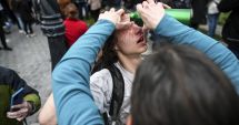 Stire din Actualitate : Poliția a tras cu gaze lacrimogene în adolescenții care protestau împotriva reformelor lui Victor Orban în domeniul educației