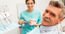 Stire din Sănătate : Cum vă puteți redobândi strălucirea zâmbetului chiar și atunci când purtați proteză dentară