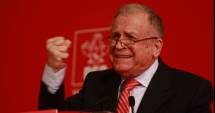 Stire din Politică-Administrație : Iliescu despre retragerea lui Ponta: Semn de tărie de caracter
