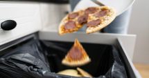 Stire din Actualitate : Câte kilograme de mâncare aruncă o persoană pe an? „Salvarea planetei începe din frigiderul tău”
