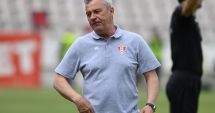 Stire din Sport : Mircea Rednic a suferit un infarct miocardic. Antrenorul, operat de urgenţă