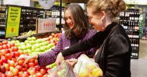 Stire din Actualitate : Noua Zeelandă, prima țară care interzice pungile de plastic la produsele proaspete