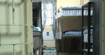 Stire din Eveniment : Deţinut resuscitat şi dus la spital după ce s-a spânzurat în baia celulei sale