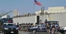 Stire din Actualitate : Pușcași marini americani au tras asupra protestatarilor care au asaltat consulatul din Karachi