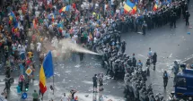 Stire din Eveniment : Sentința în dosarul „10 August”, amânată. Foști șefi ai Jandarmeriei așteaptă decizia instanței
