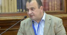 Stire din Cultură-Educație : Universitarul Radu Carp, invitatul mesei rotunde de la Biblioteca județeană din Constanța